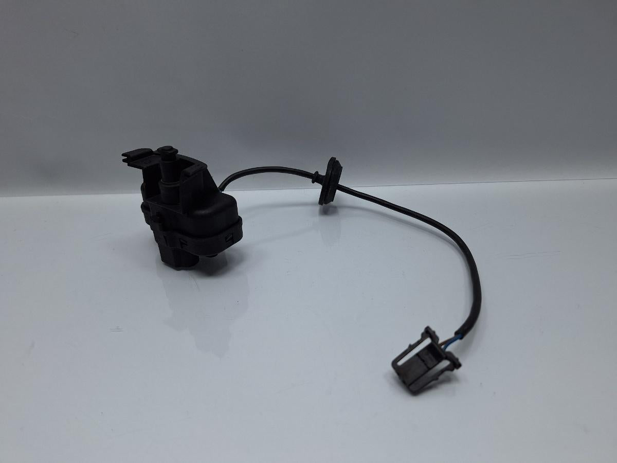Actuator usita rezervor SKODA SUPERB II Estate 3T5 2009 - 2015 TDI CBBB, CFGB 3T0810773