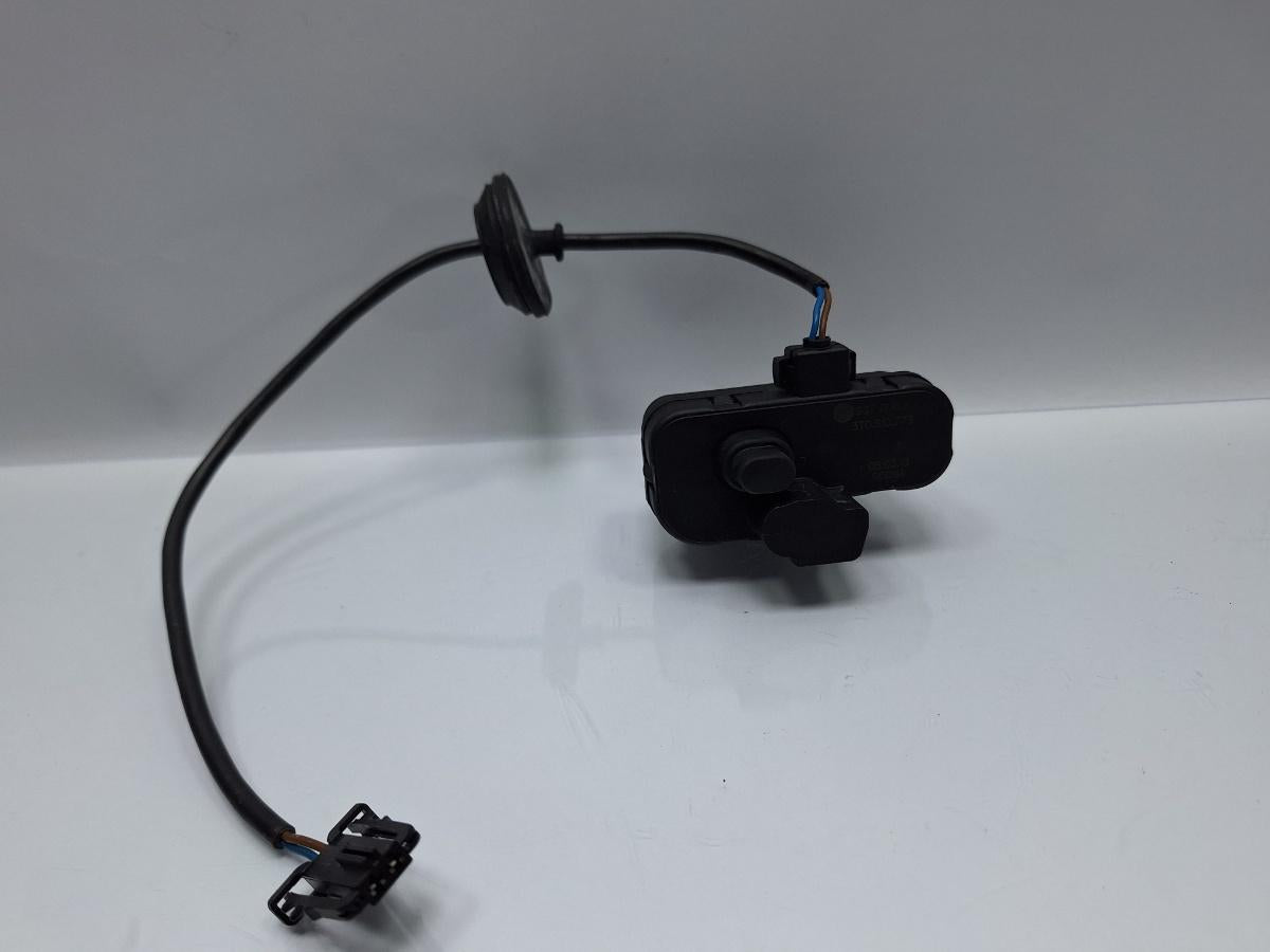 Actuator usita rezervor SKODA SUPERB II Estate 3T5 2009 - 2015 TDI CBBB, CFGB 3T0810773