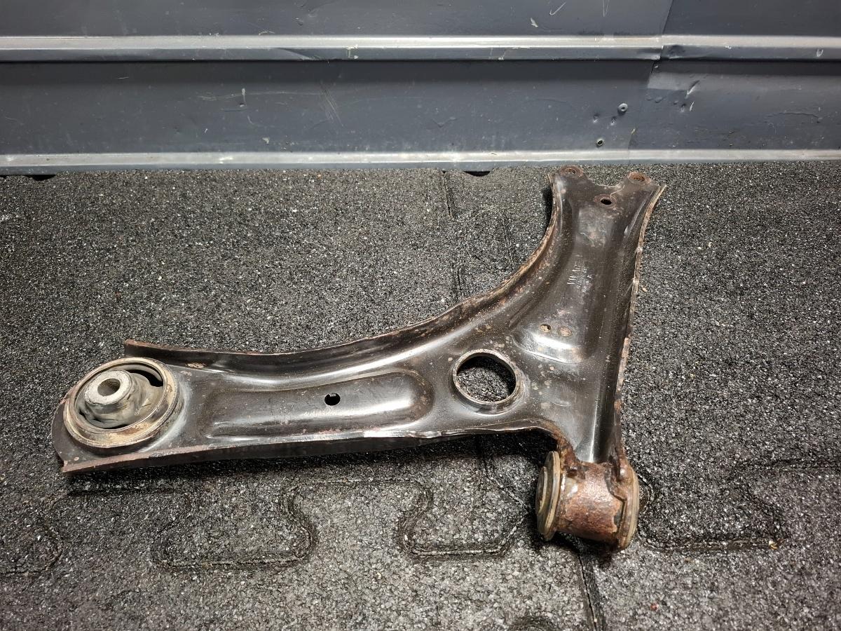 Brat bascula dreapta fata SKODA SUPERB II Estate 3T5 2009 - 2015 TDI CBBB, CFGB 1K0407152BG