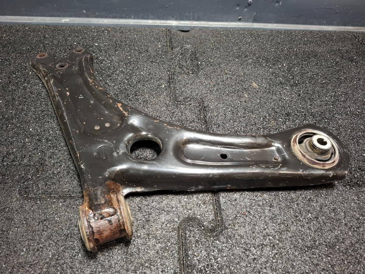 Brat bascula dreapta fata SKODA SUPERB II Estate 3T5 2009 - 2015 TDI CBBB, CFGB 1K0407152BG