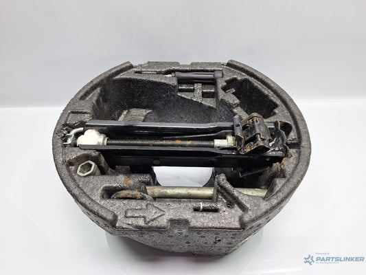 Trusa de scule roata rezerva SKODA SUPERB III Estate 3T5 2009 - 2015 TDI CBBB, CFGB 3T0012115 , 3AA011031B