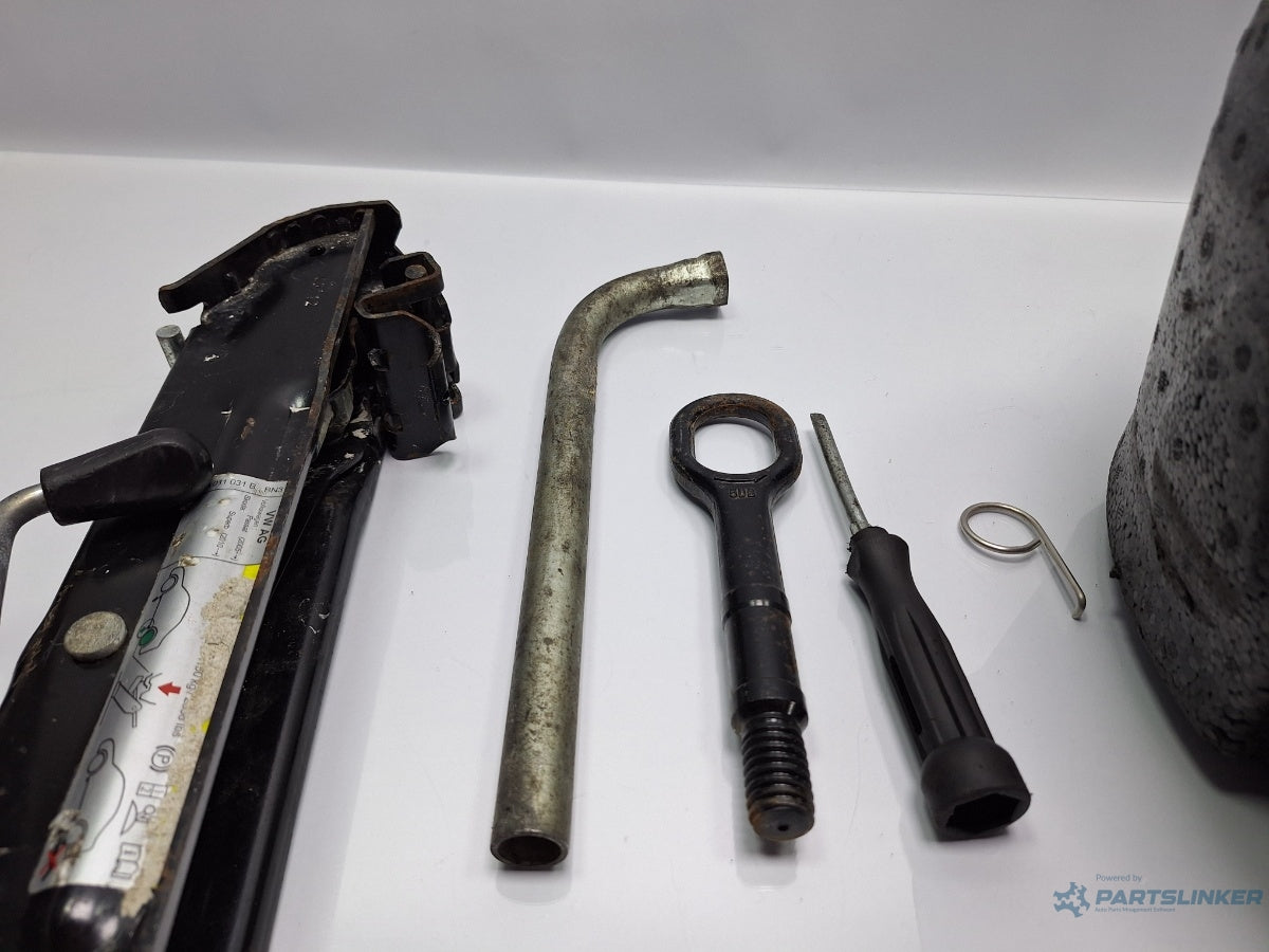 Trusa de scule roata rezerva SKODA SUPERB III Estate 3T5 2009 - 2015 TDI CBBB, CFGB 3T0012115 , 3AA011031B