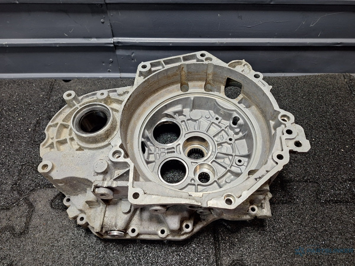 Carcasa ambreiaje cutie DSG VOLKSWAGEN PASSAT CC 357 2008 - 2012 TDI CBAB, CFFB LQV