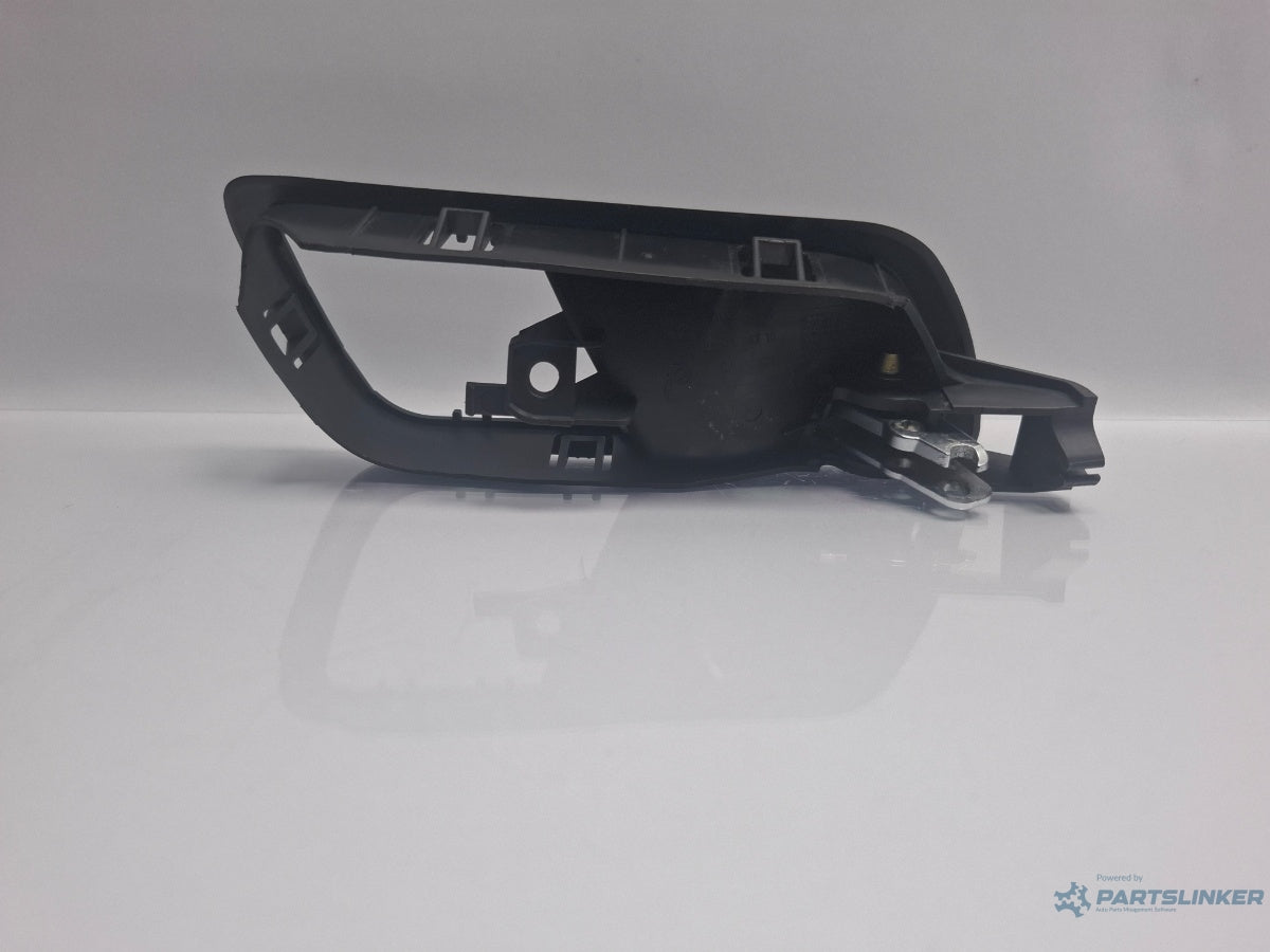 Maner interior usa stanga fata SKODA FABIA Saloon 6Y3 1999 - 2007 TDI ATD, AXR 6Y0837247