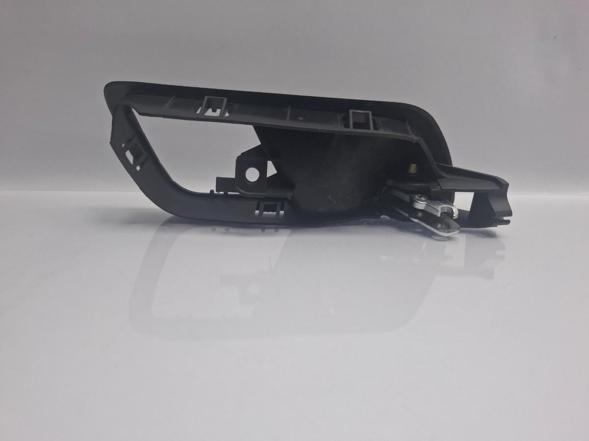 Maner interior usa stanga fata SKODA FABIA Saloon 6Y3 1999 - 2007 TDI ATD, AXR 6Y0837247