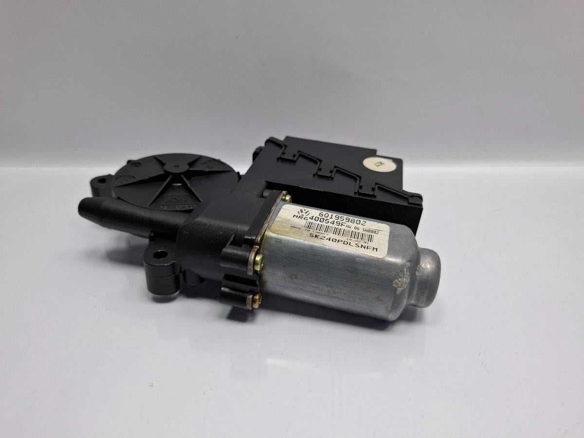 Motoras macara usa dreapta fata SKODA FABIA Saloon 6Y3 1999 - 2007 TDI ATD, AXR 6Q1959802