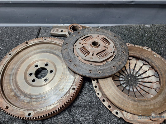 Kit ambreiaj SKODA FABIA Saloon 6Y3 1999 - 2007 TDI ATD, AXR 037105273C