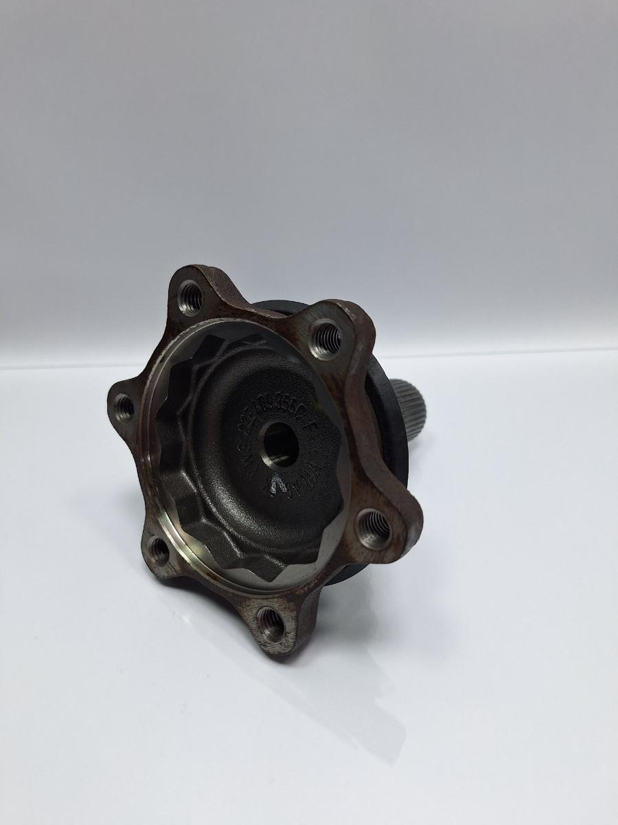 Flansa cutie stanga VOLKSWAGEN PASSAT CC 357 2008 - 2012 TDI CBAB, CFFB 02E409355C , 02E409343C