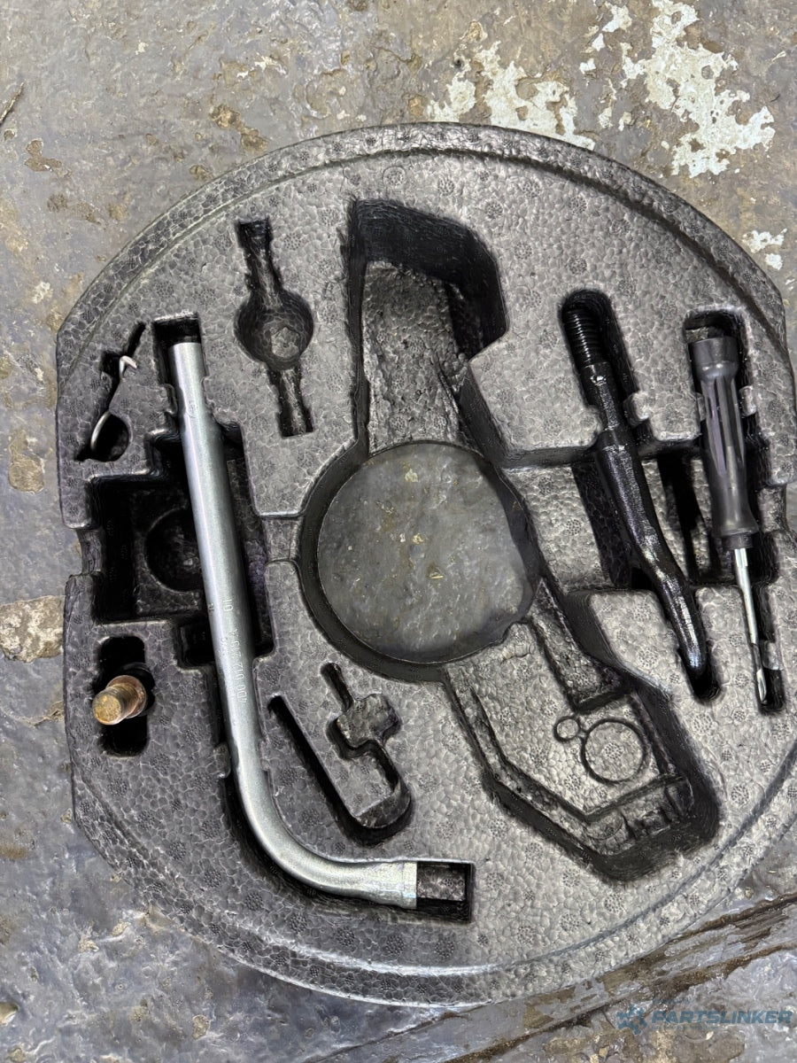 Trusa de scule VOLKSWAGEN GOLF VI 5K1_ 2008 - 2012 TDi BlueMotion CAYC 1K0012115F