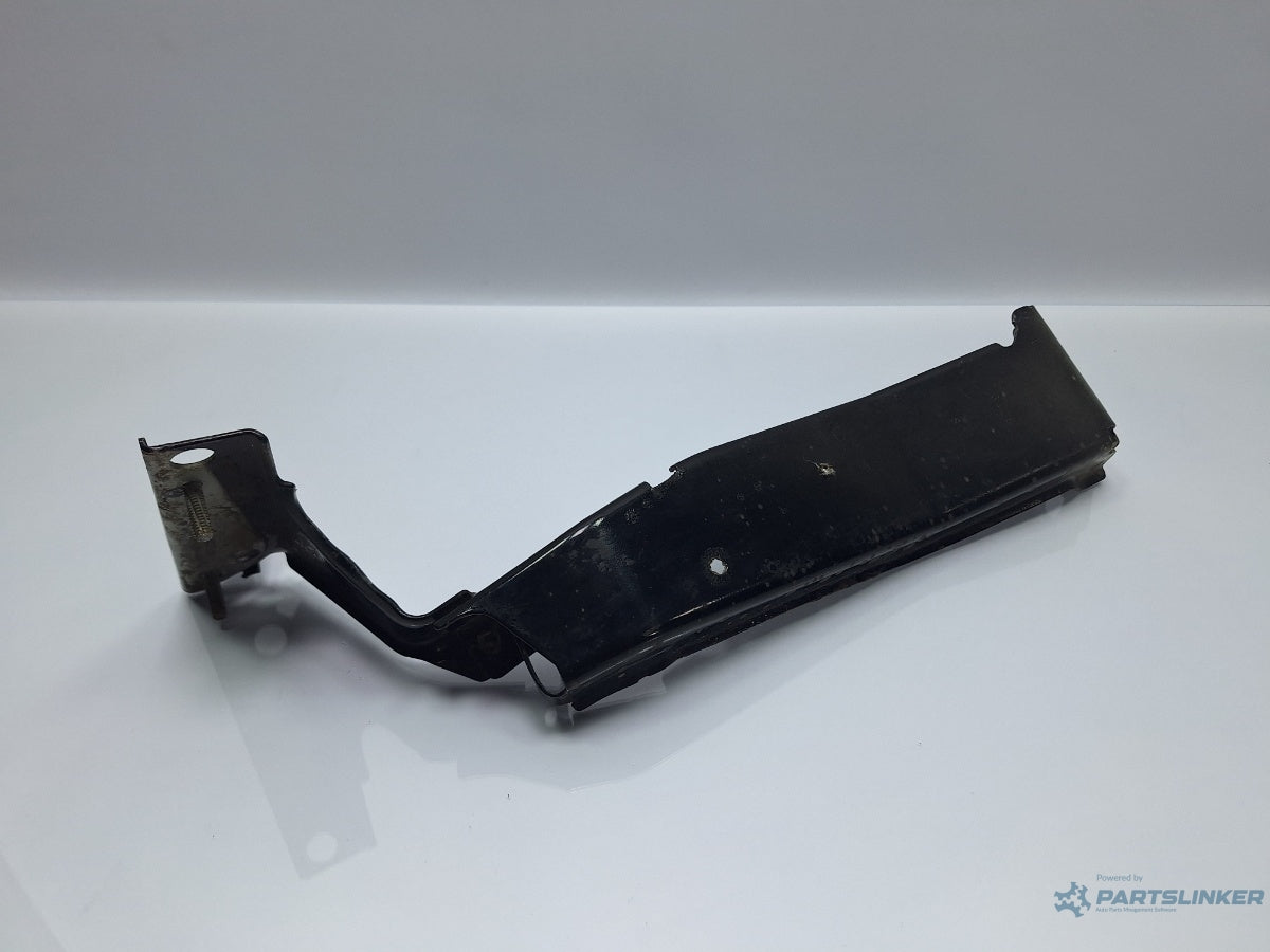 Suport  aripa dreapta fata AUDI A4 IV Avant 8K5, B8 2007 - 2015 TDI CAGA, CJCA, CMEA, CMFA 8K0821136A