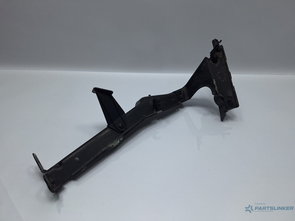 Suport aripa stanga fata AUDI A4 IV Avant 8K5, B8 2007 - 2015 TDI CAGA, CJCA, CMEA, CMFA 8K0821135