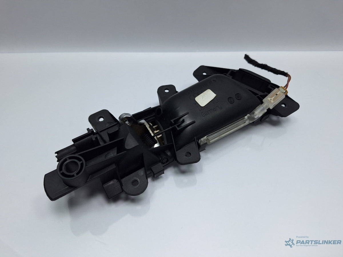 Maner iluminat interior usa stanga fata AUDI A4 IV Avant 8K5, B8 2007 - 2015 TDI CAGA, CJCA, CMEA, CMFA 8K0837019A
