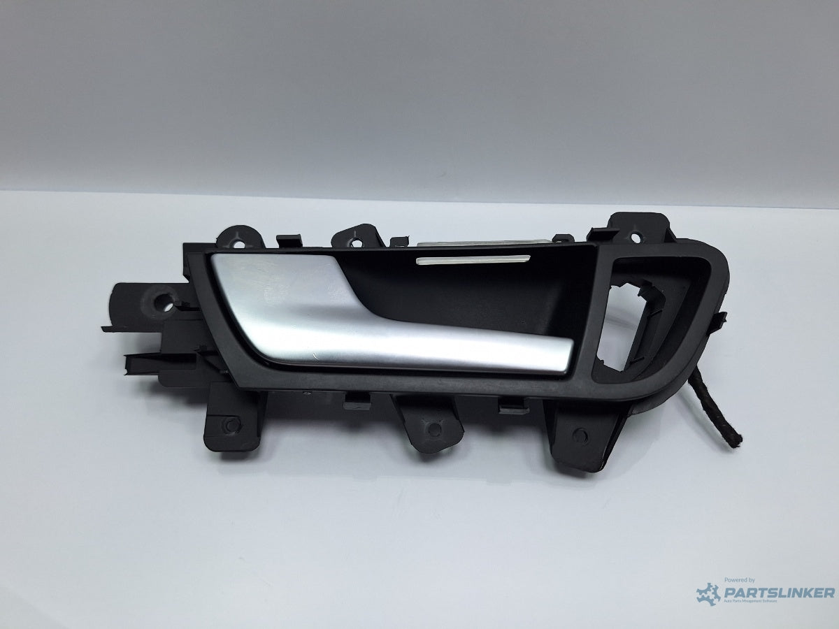 Maner iluminat interior usa stanga fata AUDI A4 IV Avant 8K5, B8 2007 - 2015 TDI CAGA, CJCA, CMEA, CMFA 8K0837019A