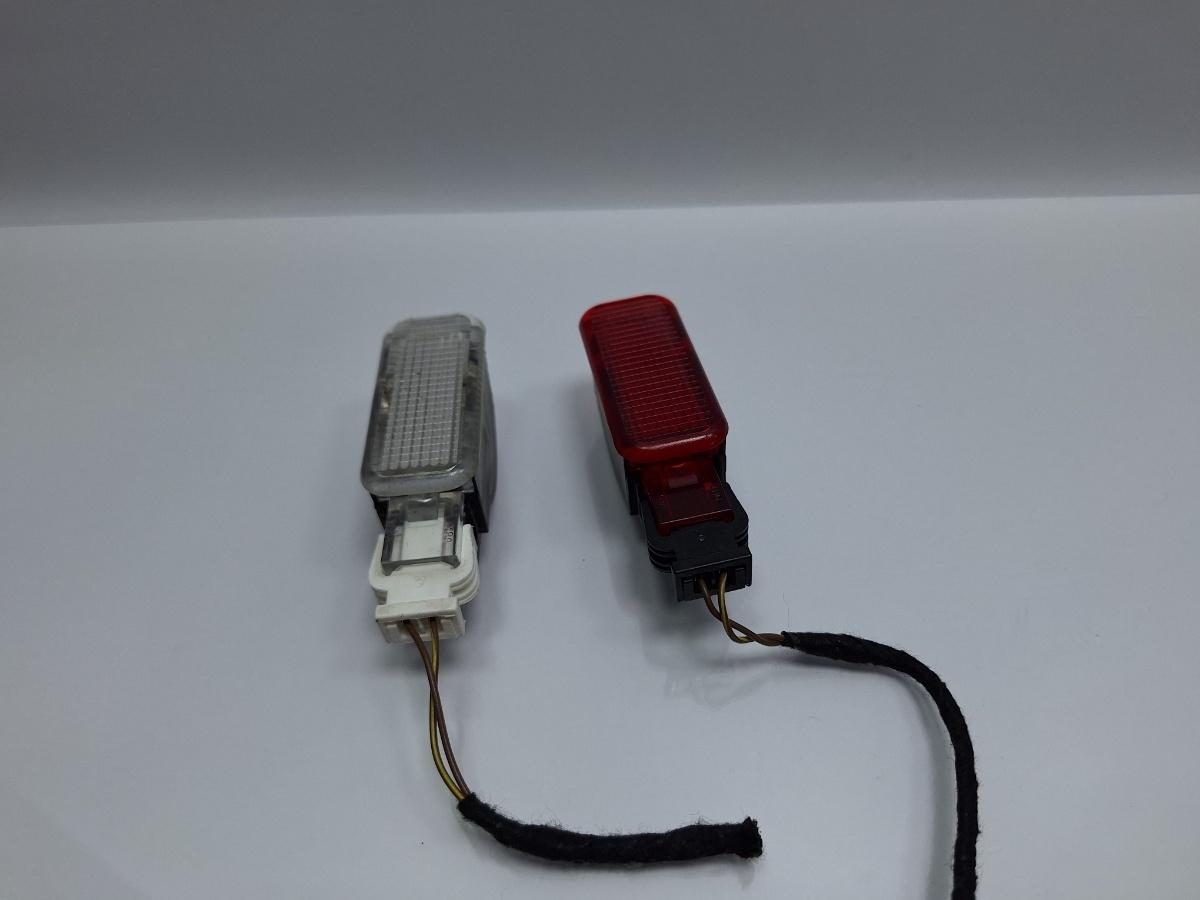 Lampi avertizare usa deschisa AUDI A4 IV Avant 8K5, B8 2007 - 2015 TDI CAGA, CJCA, CMEA, CMFA 4B0947415A , 6Y0947411
