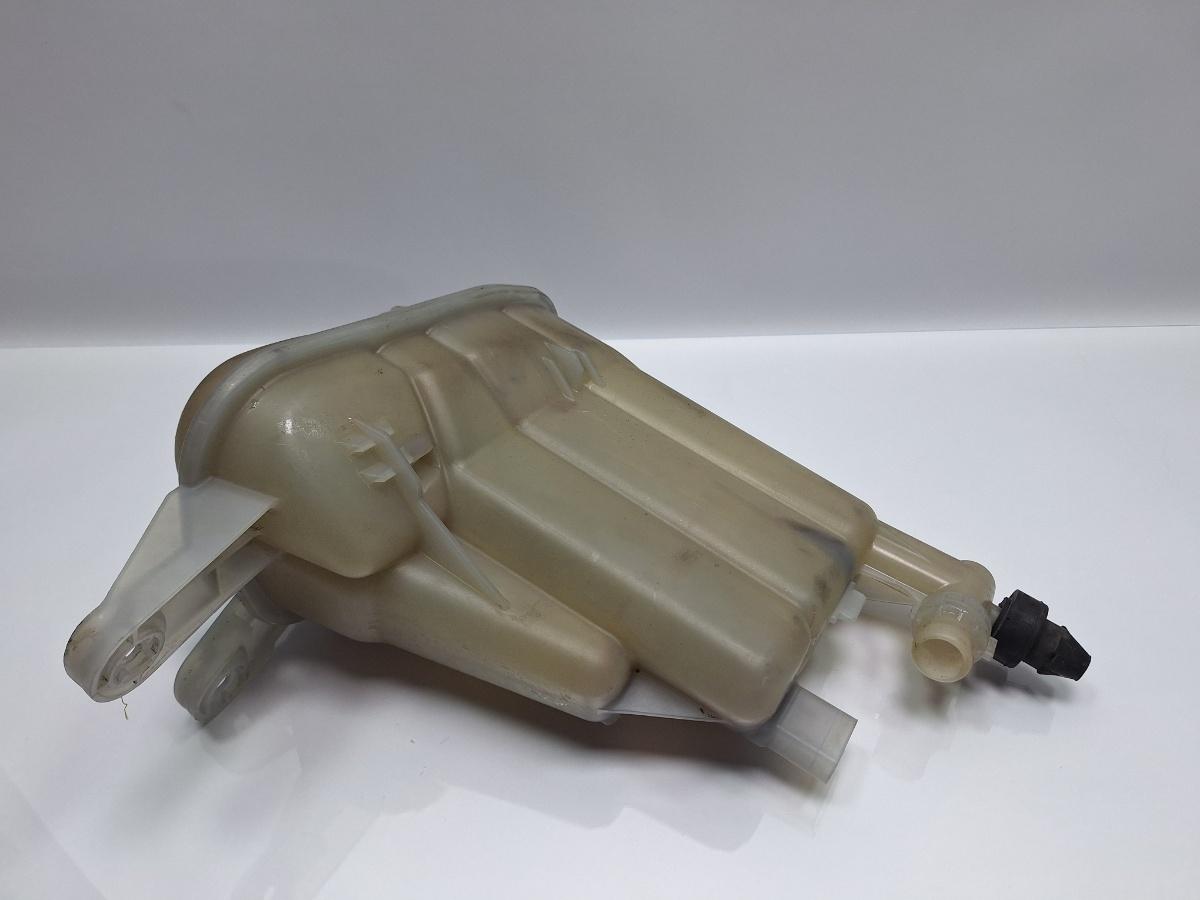 Vas rezervor de expansiune lichid de racire AUDI A4 IV Avant 8K5, B8 2007 - 2015 TDI CAGA, CJCA, CMEA, CMFA 8K0121403G