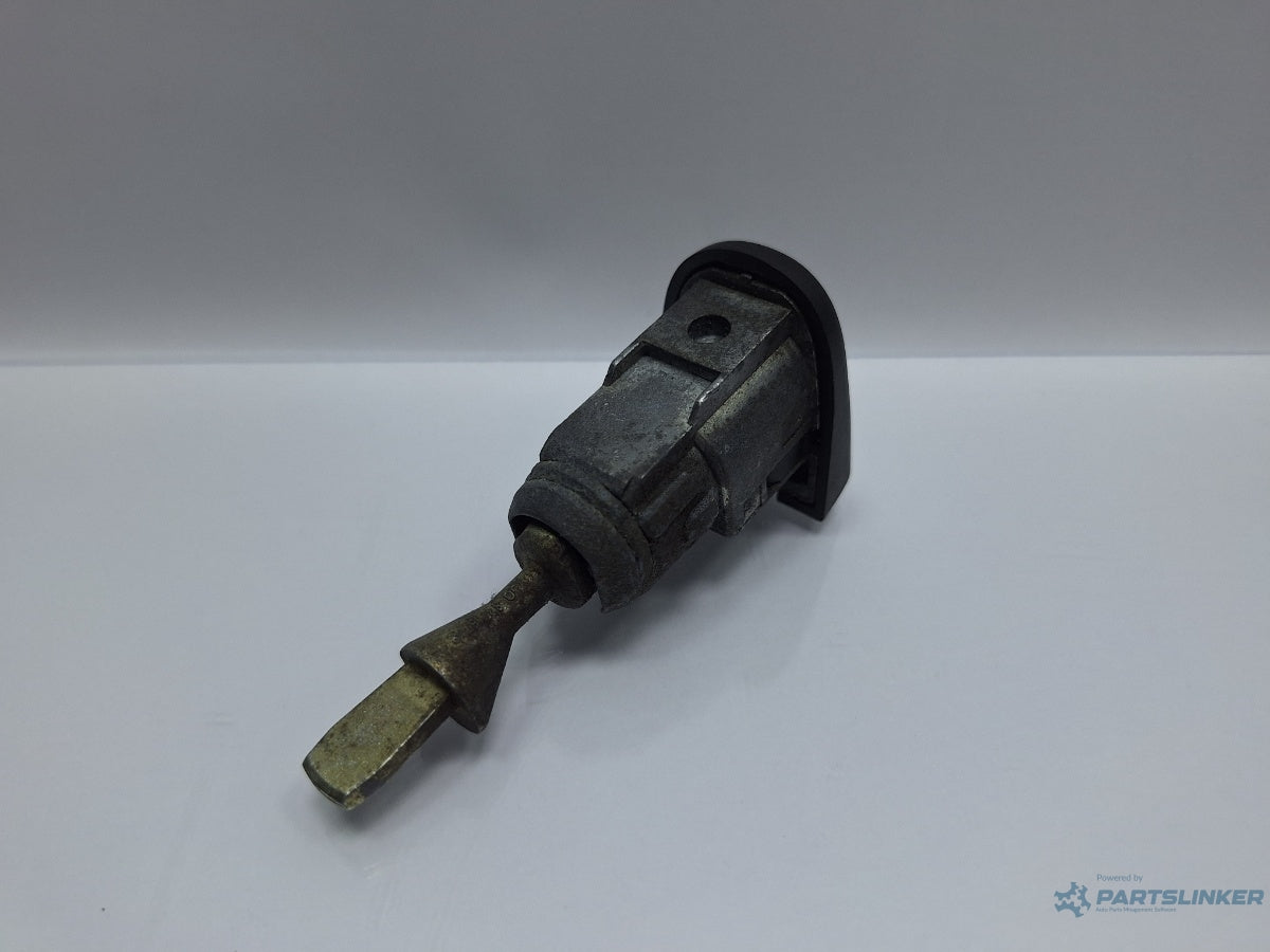 Butuc usa SKODA FABIA Saloon 6Y3 1999 - 2007 TDI ATD, AXR 1J0837167