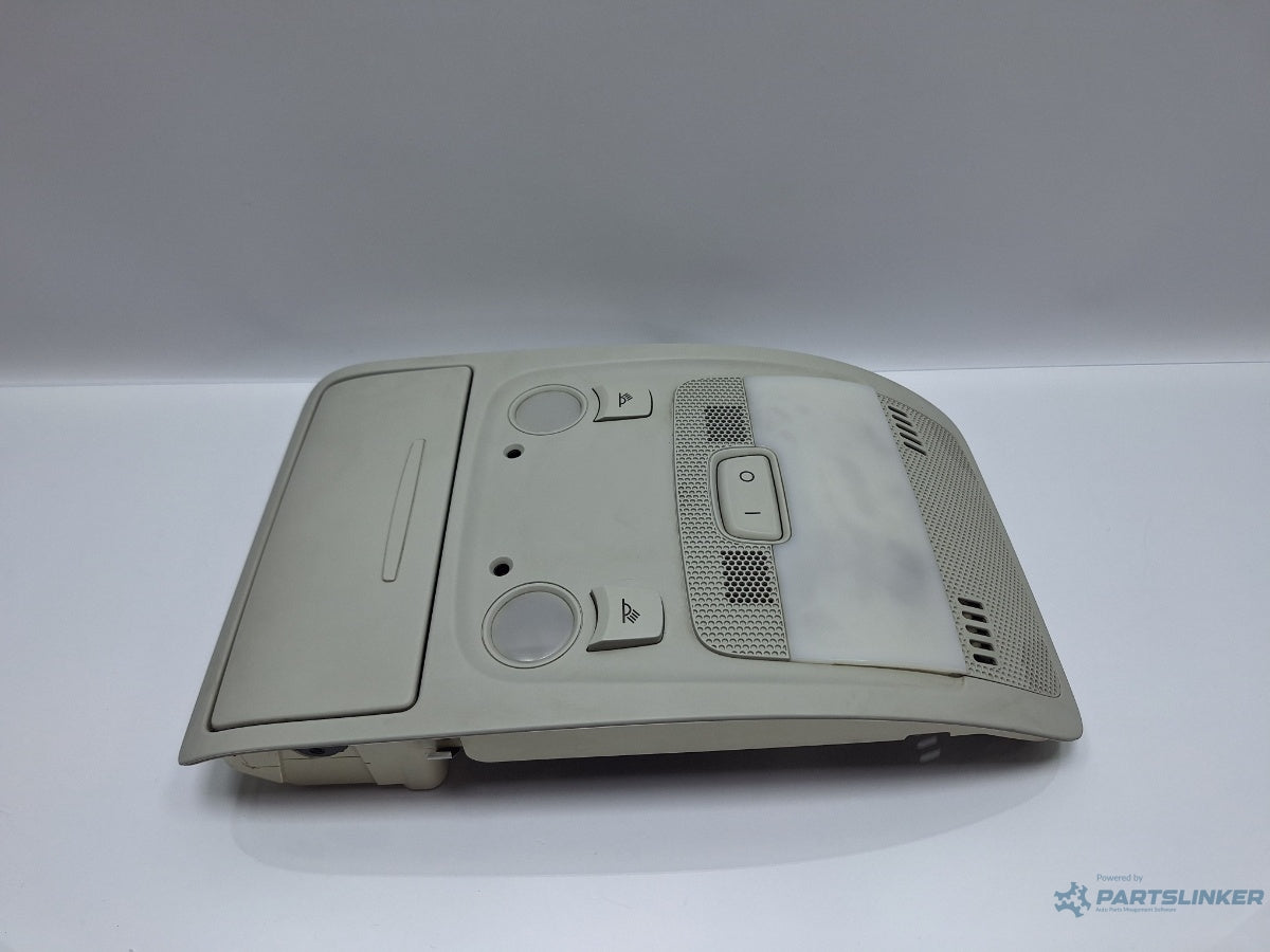 Plafoniera lumini AUDI A4 IV Avant 8K5, B8 2007 - 2015 TDI CAGA, CJCA, CMEA, CMFA 8T0947135A