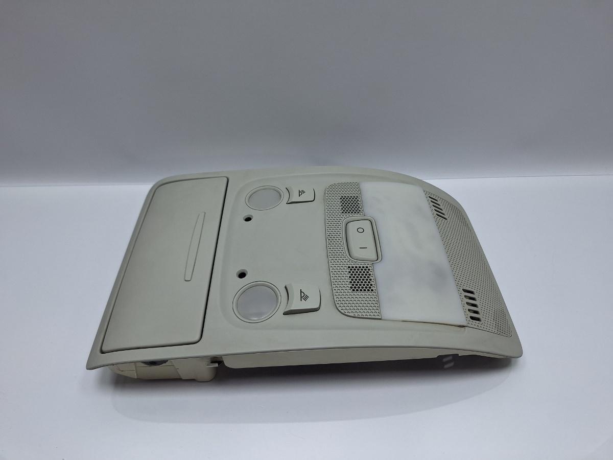 Plafoniera lumini AUDI A4 IV Avant 8K5, B8 2007 - 2015 TDI CAGA, CJCA, CMEA, CMFA 8T0947135A