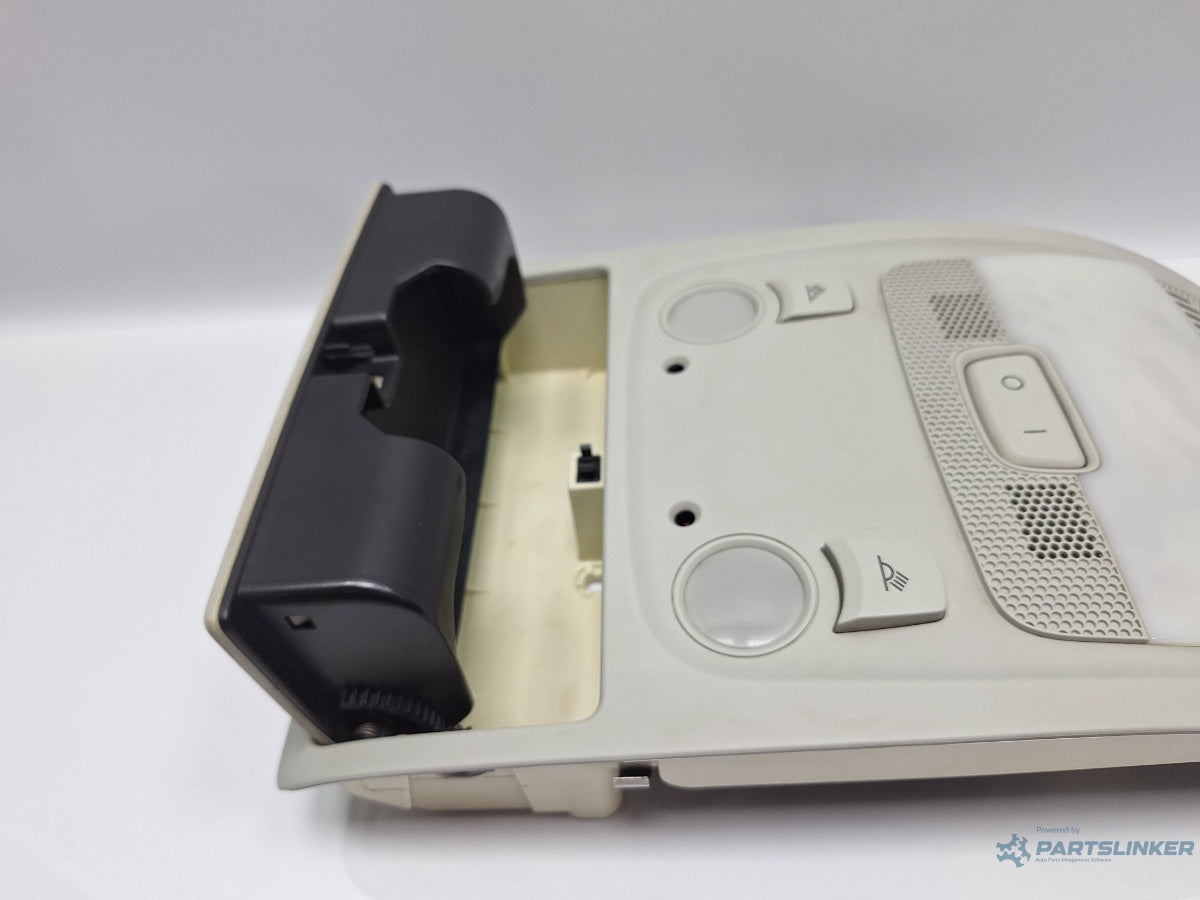 Plafoniera lumini AUDI A4 IV Avant 8K5, B8 2007 - 2015 TDI CAGA, CJCA, CMEA, CMFA 8T0947135A