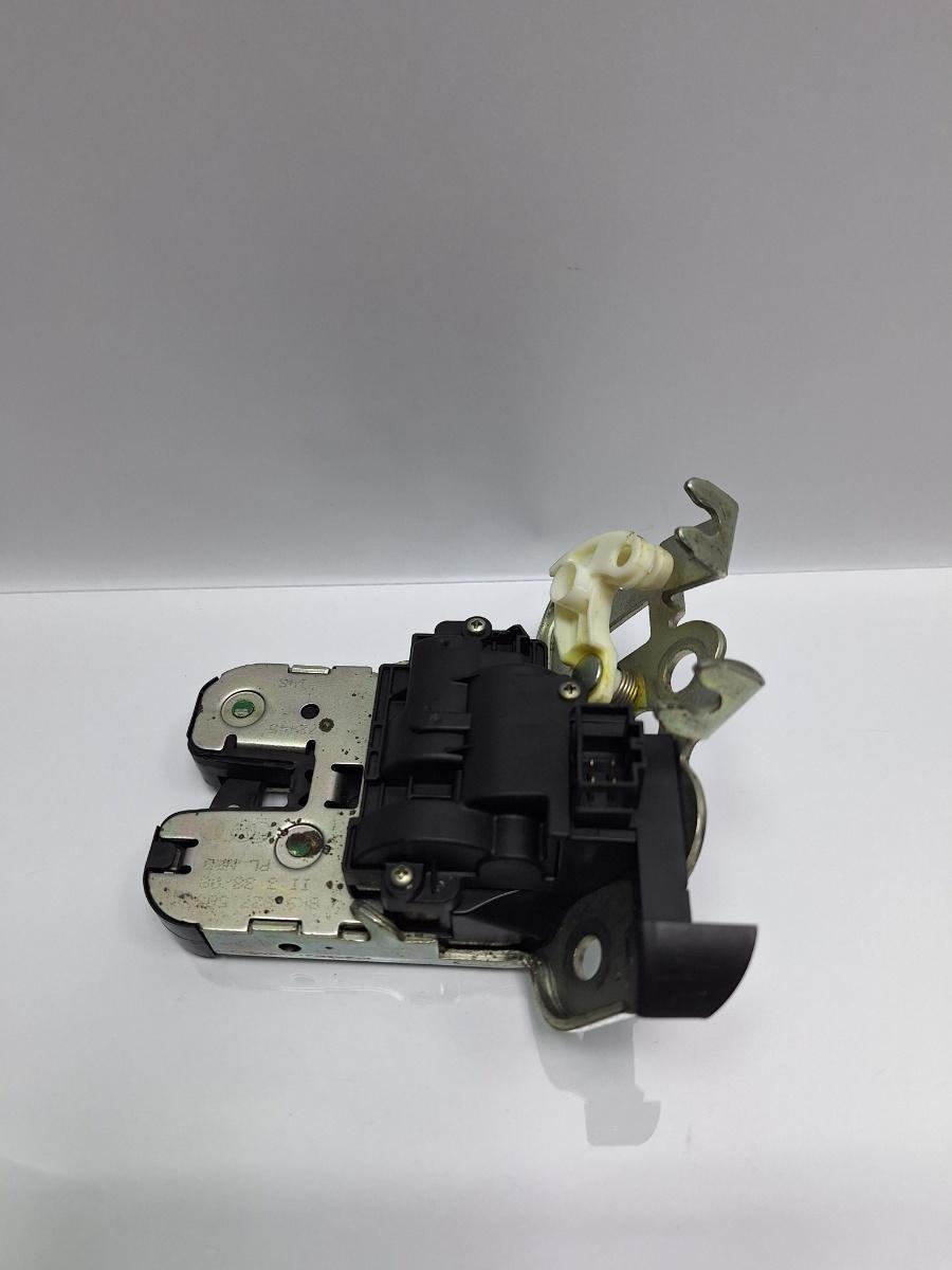 Broasca hayon/portbagaj AUDI A4 IV Avant 8K5, B8 2007 - 2015 TDI CAGA, CJCA, CMEA, CMFA 8K9927505