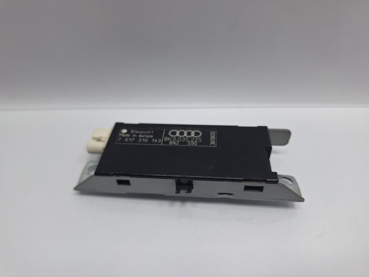 Amplificator semnal antena AUDI A4 IV Avant 8K5, B8 2007 - 2015 TDI CAGA, CJCA, CMEA, CMFA 8K9035225