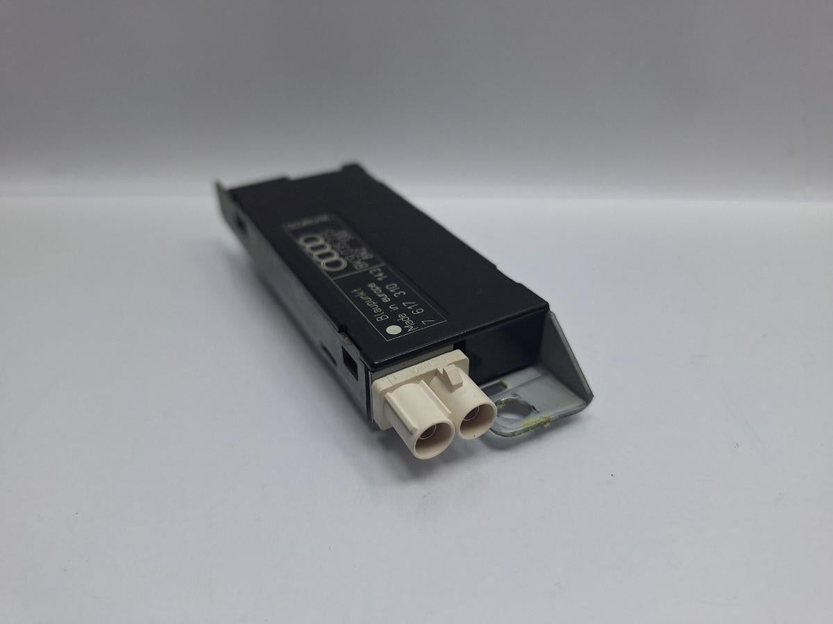 Amplificator semnal antena AUDI A4 IV Avant 8K5, B8 2007 - 2015 TDI CAGA, CJCA, CMEA, CMFA 8K9035225