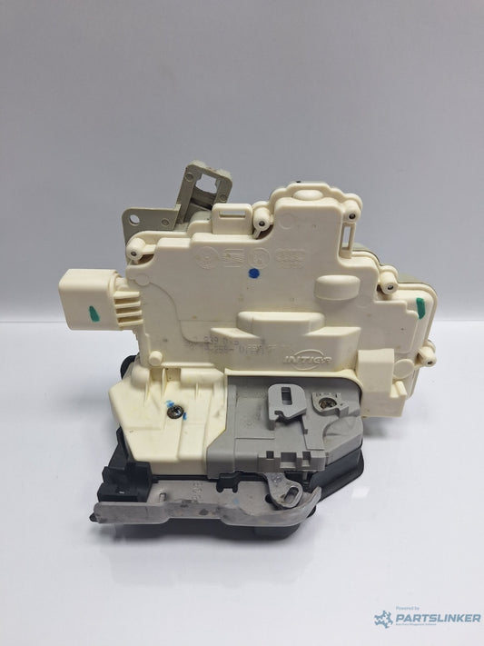 Broasca usa stanga spate AUDI A4 IV Avant 8K5, B8 2007 - 2015 TDI CAGA, CJCA, CMEA, CMFA 8K0839015