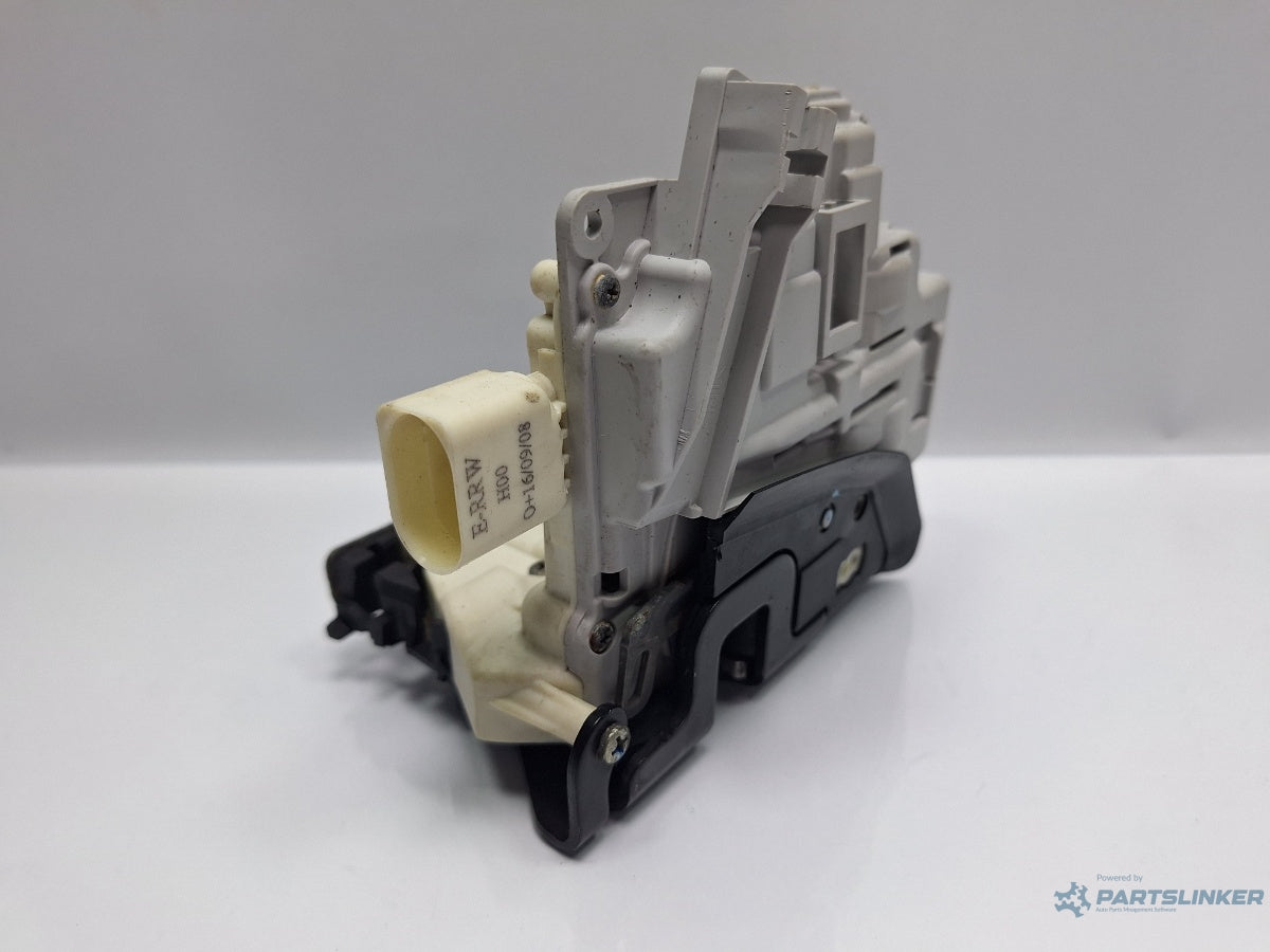 Broasca usa dreapta fata AUDI A4 IV Avant 8K5, B8 2007 - 2015 TDI CAGA, CJCA, CMEA, CMFA 8J1837016A