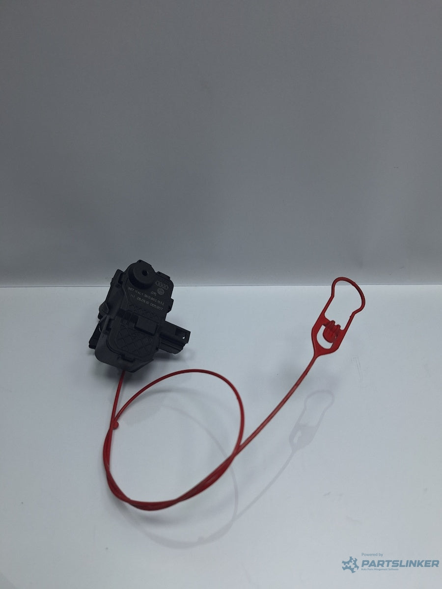 Motoras blocare usita rezervor combustibil AUDI A4 IV Avant 8K5, B8 2007 - 2015 TDI CAGA, CJCA, CMEA, CMFA 8K0862153E