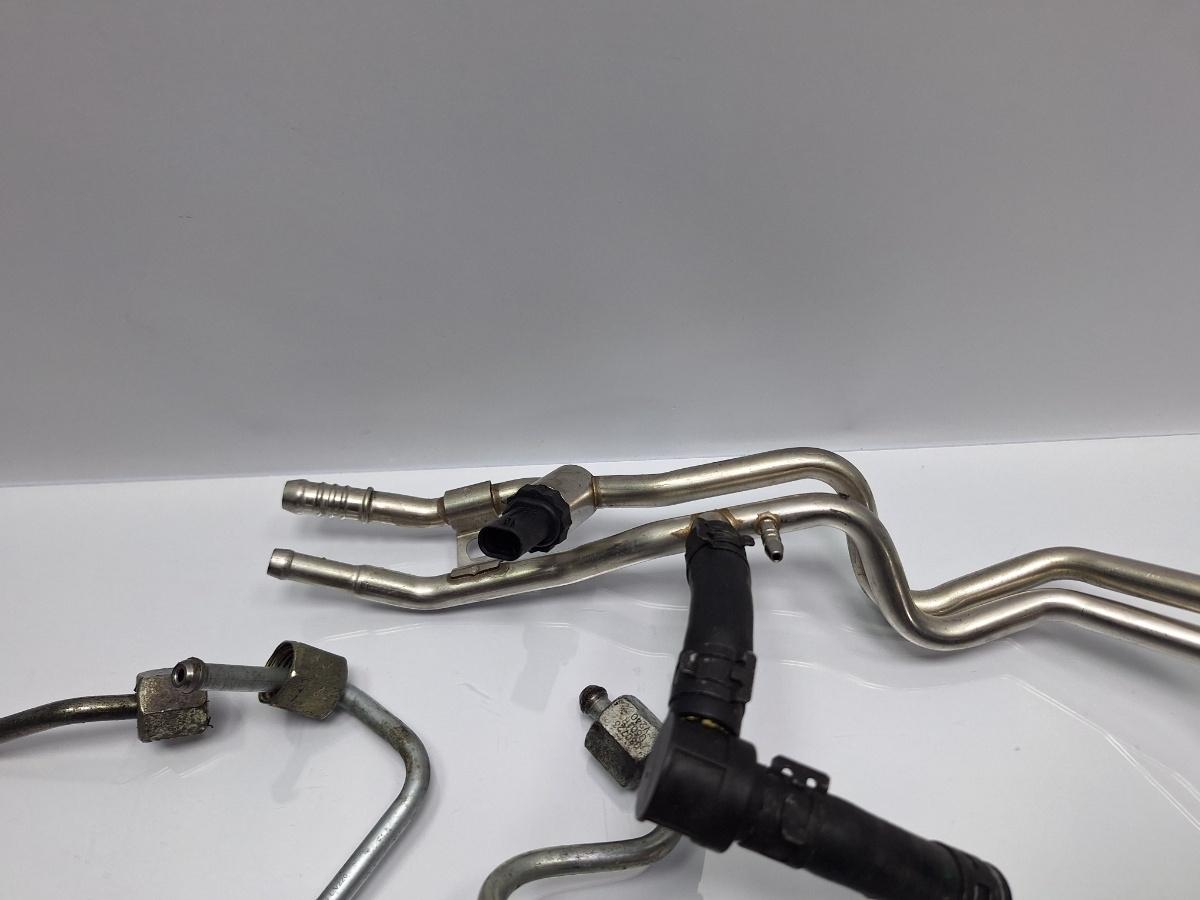 Conducte alimentare cu combustibil AUDI A4 IV Avant 8K5, B8 2007 - 2015 TDI CAGA, CJCA, CMEA, CMFA 03L130301 , 03L130301R