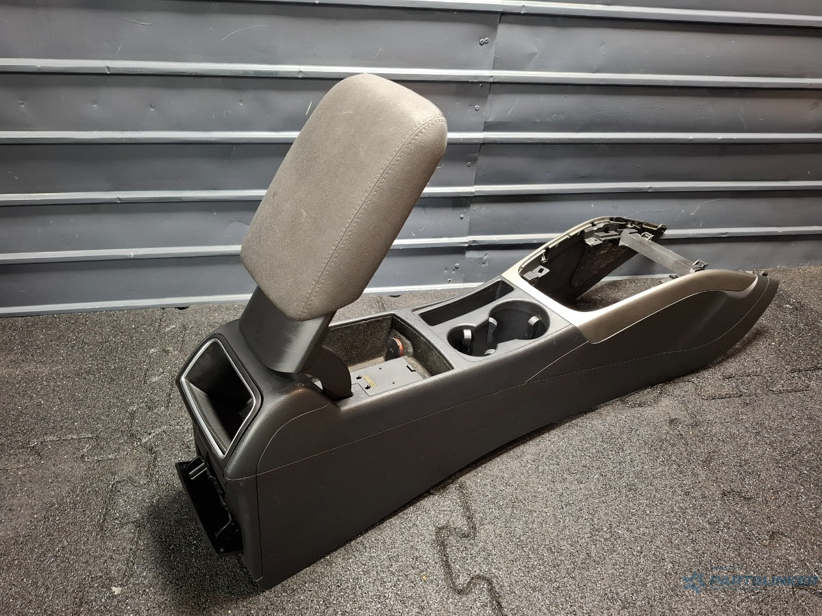 Cotiera AUDI A4 IV Avant 8K5, B8 2007 - 2015 TDI CAGA, CJCA, CMEA, CMFA 8K0864981F