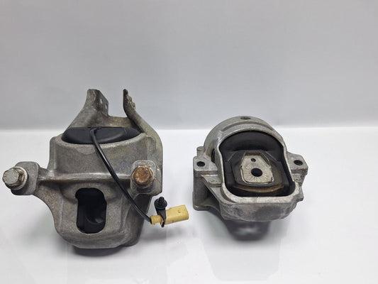 Tampoane motor AUDI A4 IV Avant 8K5, B8 2007 - 2015 2.0 TDI CAGA, CJCA, CMEA, CMFA 8K0399378S , 8R0198381P