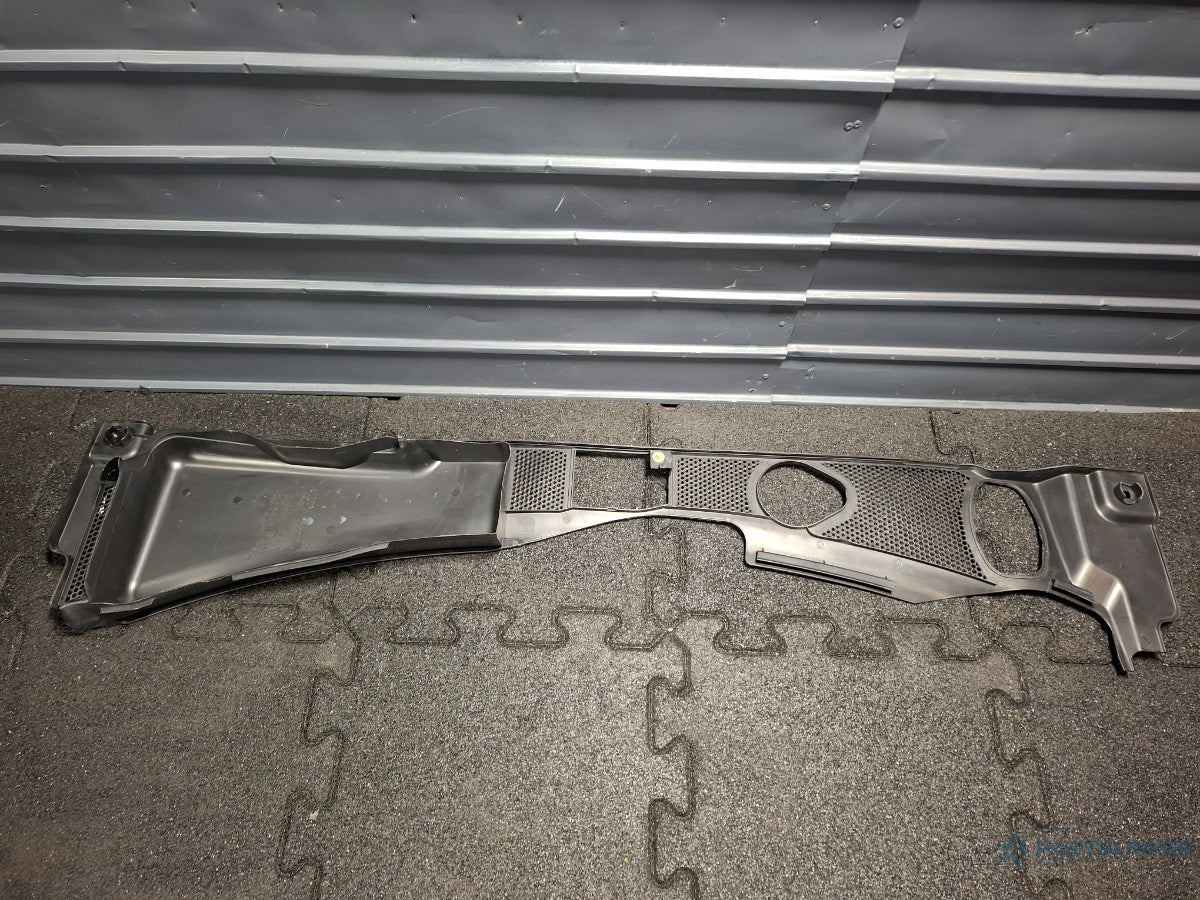 Grila stergatoare AUDI A4 IV Avant 8K5, B8 2007 - 2015 2.0 TDI CAGA, CJCA, CMEA, CMFA 8K1819447