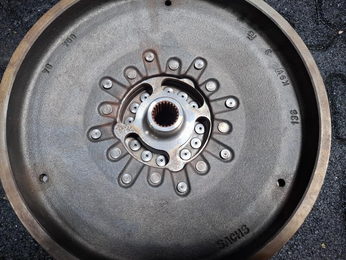 Volanta AUDI A4 IV Avant 8K5, B8 2007 - 2015 TDI CAGA, CJCA, CMEA, CMFA SACHS 0AW105317AK
