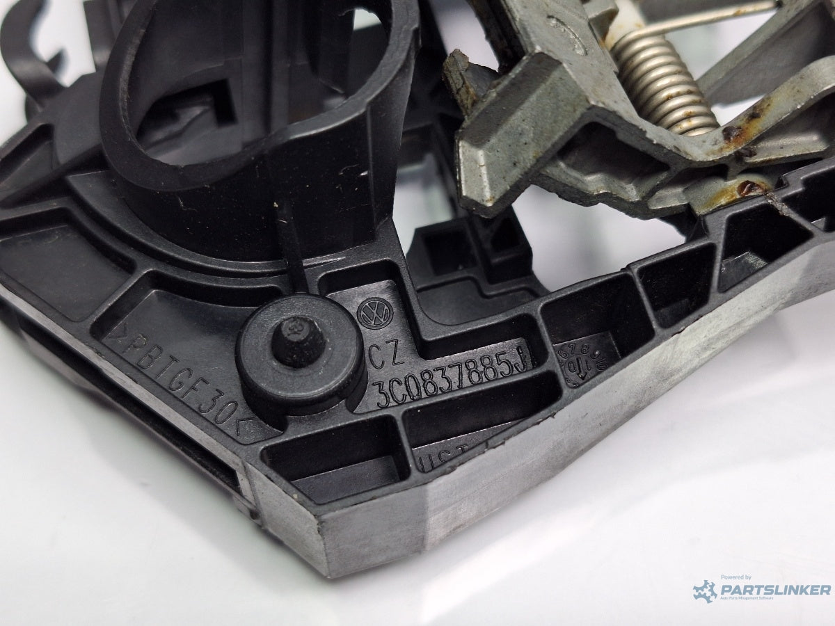 Maner/suport exterior usa  stanga spate VOLKSWAGEN PASSAT Variant 3C5 2005 - 2011 TDI 16V BKP, CBAB 3C0837885J