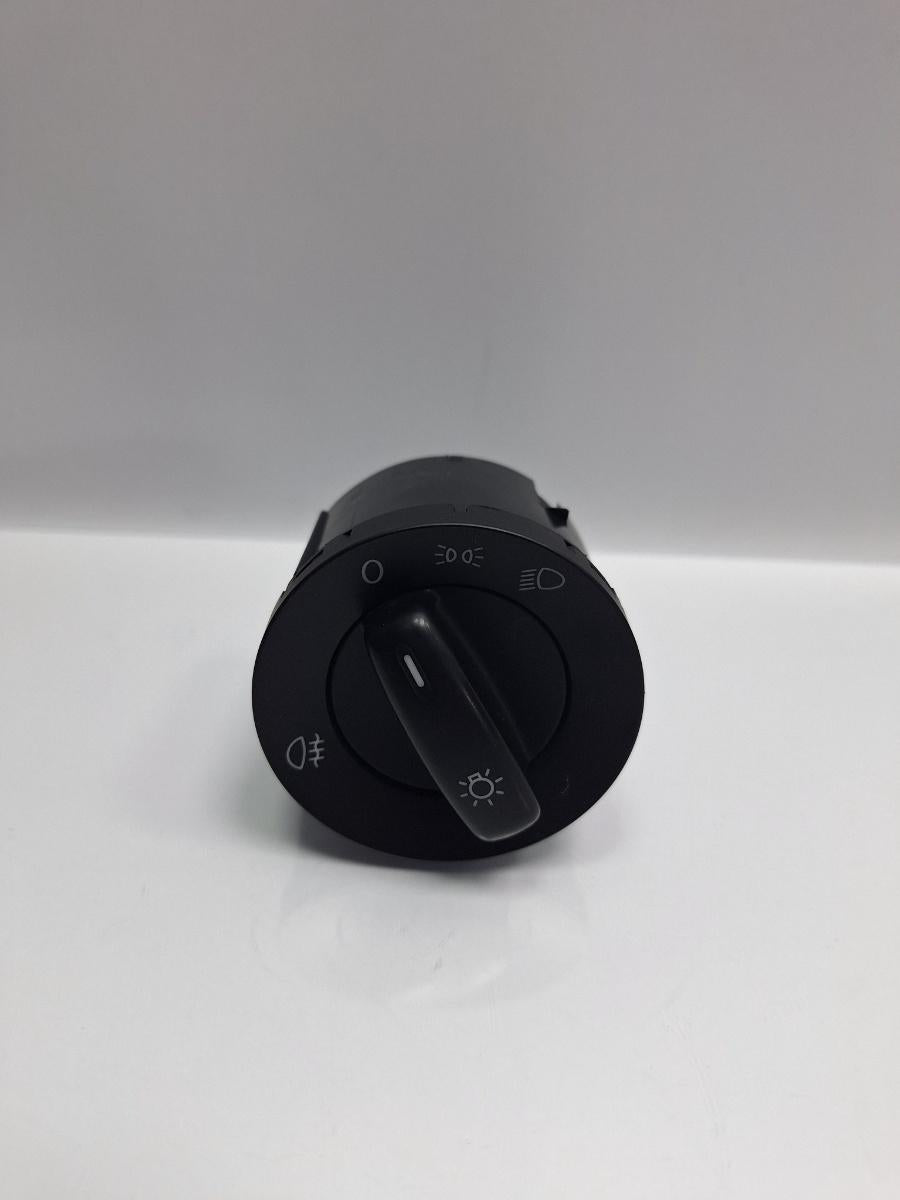 Bloc lumini VOLKSWAGEN PASSAT Variant 3C5 2005 - 2011 TDI 16V BKP, CBAB 1K0941431BB