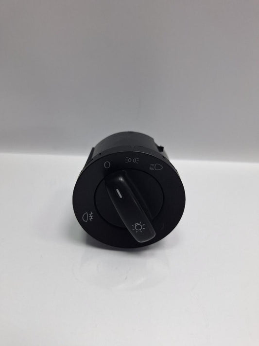 Bloc lumini VOLKSWAGEN PASSAT Variant 3C5 2005 - 2011 TDI 16V BKP, CBAB 1K0941431BB