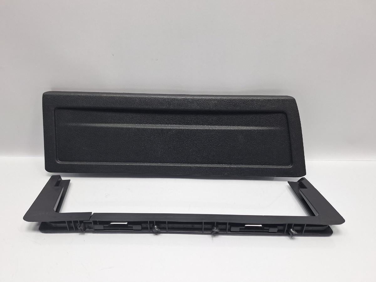 Capac lateral portbagaj dreapta VOLKSWAGEN PASSAT Variant 3C5 2005 - 2011 TDI 16V BKP, CBAB 3C9867464