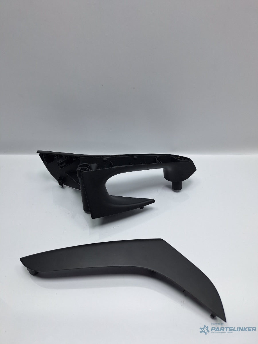 Maner interior usa stanga spate VOLKSWAGEN PASSAT Variant 3C5 2005 - 2011 TDI 16V BKP, CBAB 3C4867371A , 3C4868187B