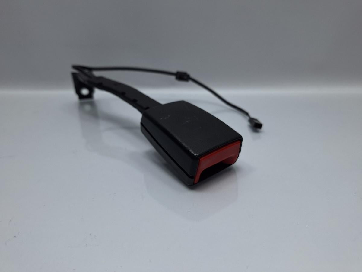 Teaca centura  dreapta fata VOLKSWAGEN PASSAT Variant 3C5 2005 - 2011 TDI 16V BKP, CBAB 3C0857756E