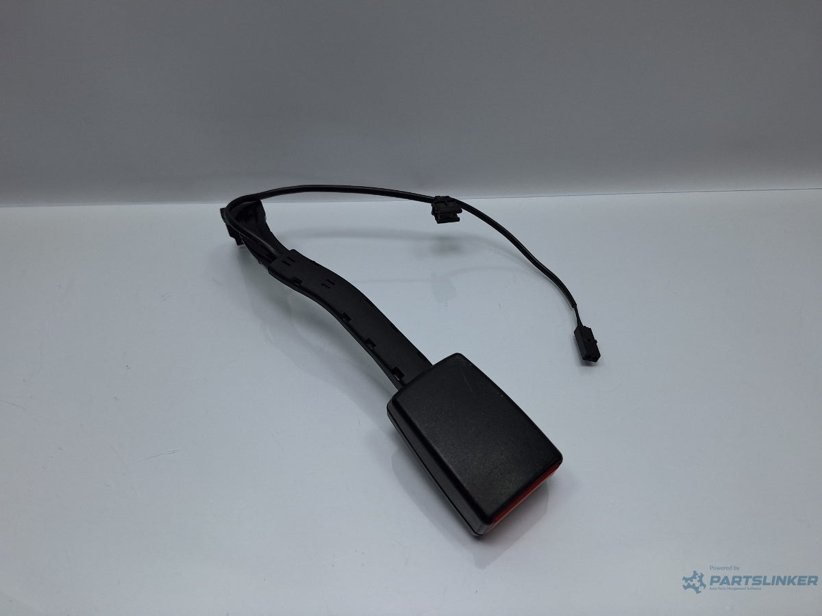 Teaca centura  dreapta fata VOLKSWAGEN PASSAT Variant 3C5 2005 - 2011 TDI 16V BKP, CBAB 3C0857756E
