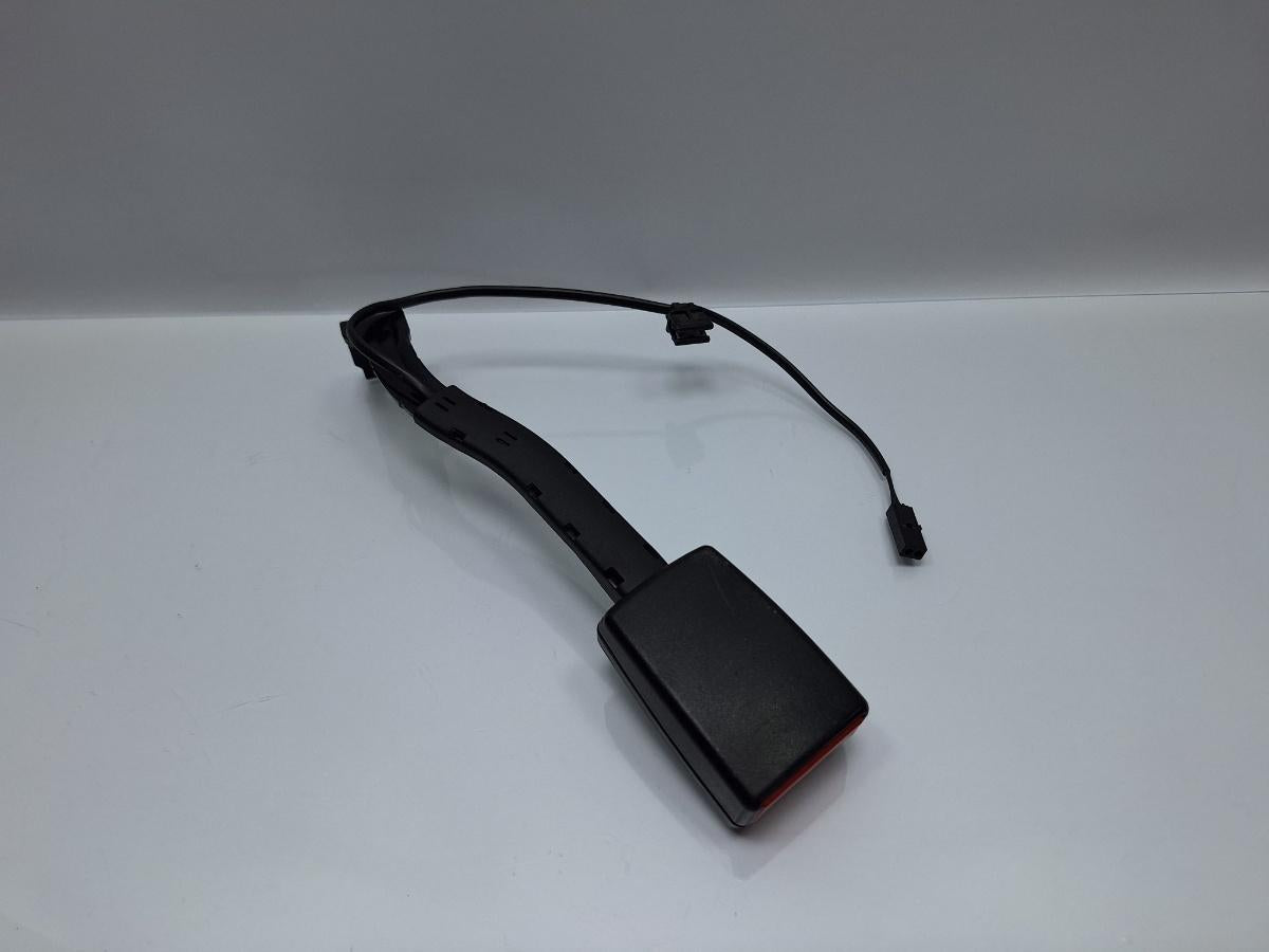 Teaca centura  dreapta fata VOLKSWAGEN PASSAT Variant 3C5 2005 - 2011 TDI 16V BKP, CBAB 3C0857756E