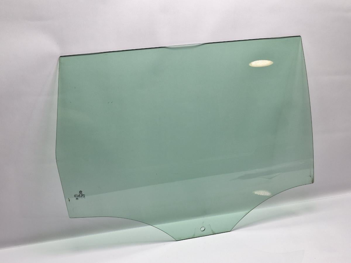 Geam usa dreapta spate VOLKSWAGEN PASSAT Variant 3C5 2005 - 2011 TDI 16V BKP, CBAB SOLIVER 43R-006711 3C9845026B