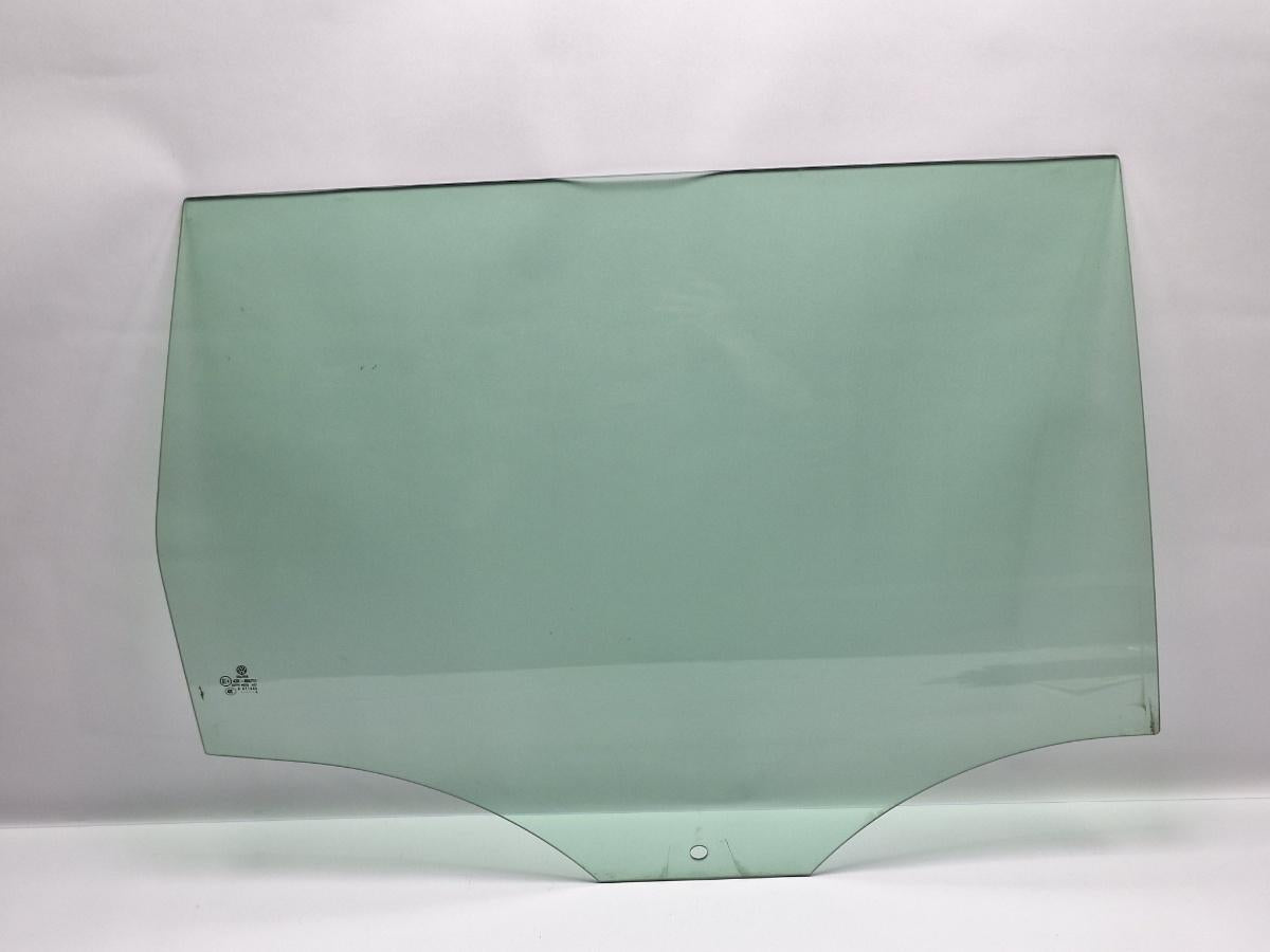 Geam usa dreapta spate VOLKSWAGEN PASSAT Variant 3C5 2005 - 2011 TDI 16V BKP, CBAB SOLIVER 43R-006711 3C9845026B