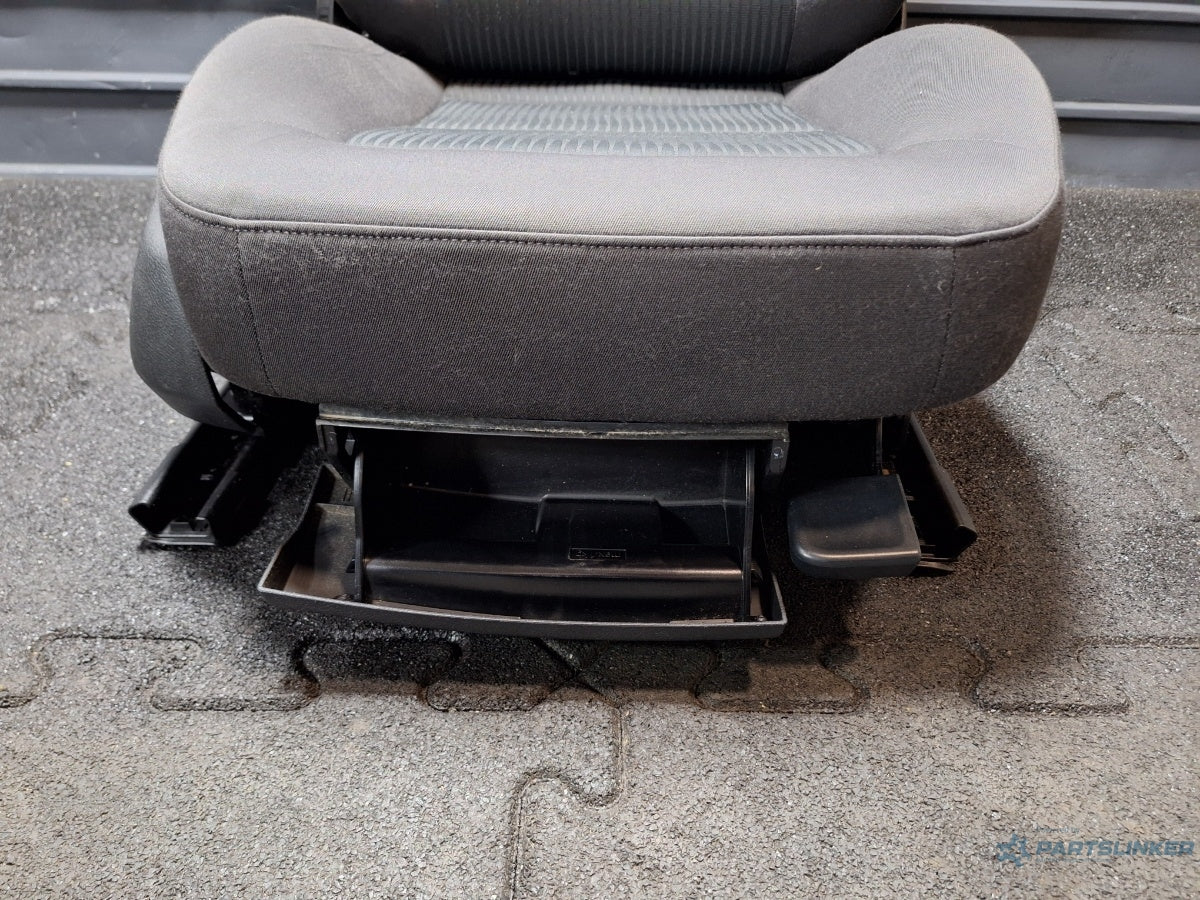 Scaun incalzit dreapta AUDI A4 IV Avant 8K5, B8 2007 - 2015 TDI CAGA, CJCA, CMEA, CMFA 8K0881806 , 8K0881406