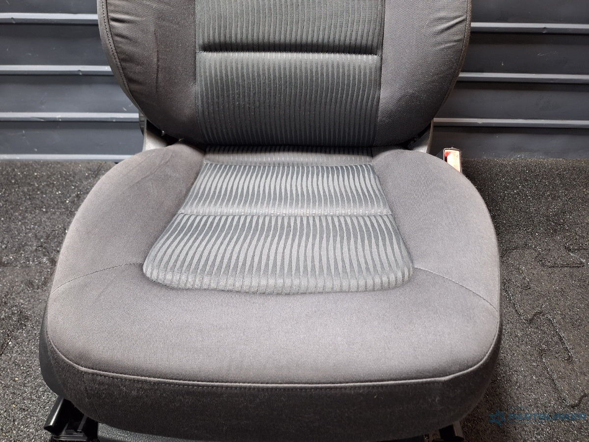 Scaun incalzit dreapta AUDI A4 IV Avant 8K5, B8 2007 - 2015 TDI CAGA, CJCA, CMEA, CMFA 8K0881806 , 8K0881406