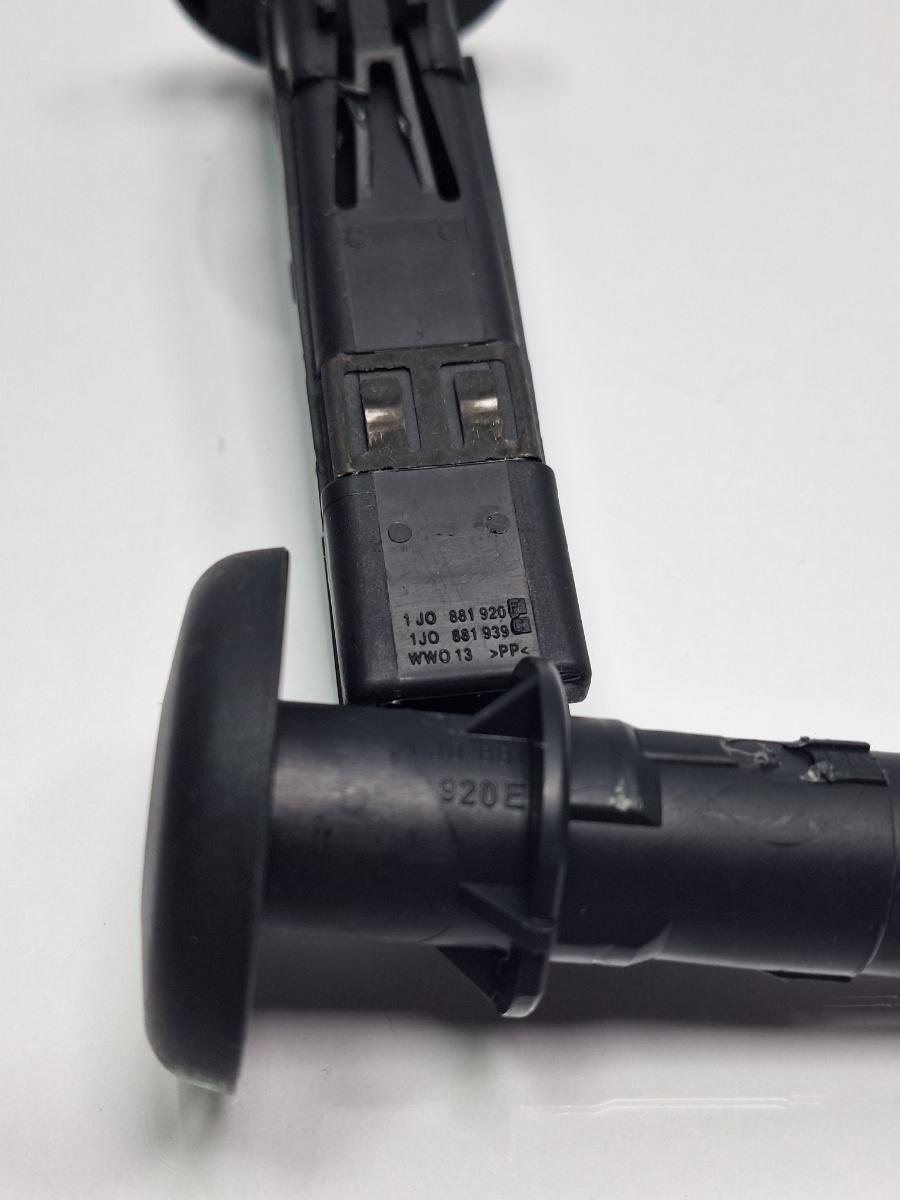 Blocare tetiera scaun dreapta SKODA OCTAVIA 1U2 1996 - 2010 16V AXP, BCA 1J0881920F , 1J0881920E