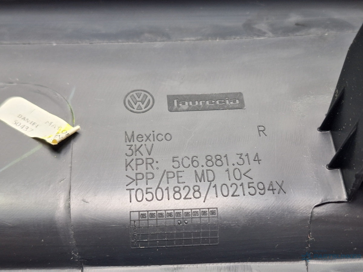 Ornament scaun dreapta VOLKSWAGEN JETTA IV 162, 163, AV3, AV2 2009 - > TDI CAYC 5C6881314