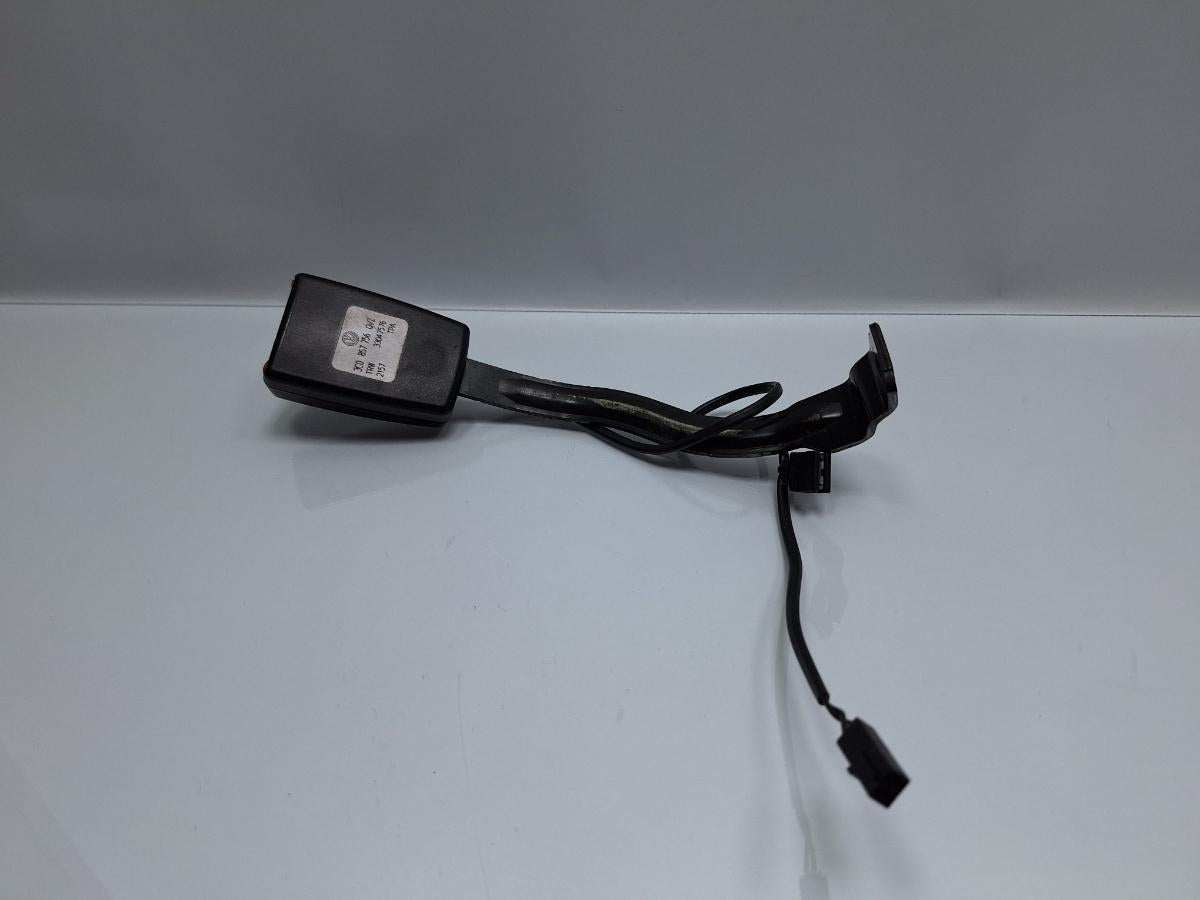 Teaca centura  dreapta fata VOLKSWAGEN PASSAT 3C2 2005 - 2010 TDI 16V BKP, CBAB 3C0857756
