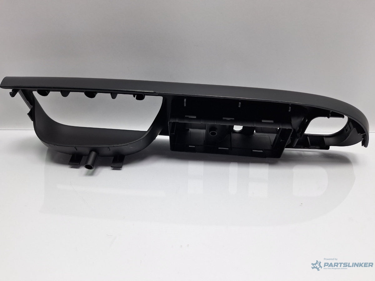 Maner interior usa stanga fata VOLKSWAGEN PASSAT 3C2 2005 - 2010 TDI 16V BKP, CBAB 3C1867171B